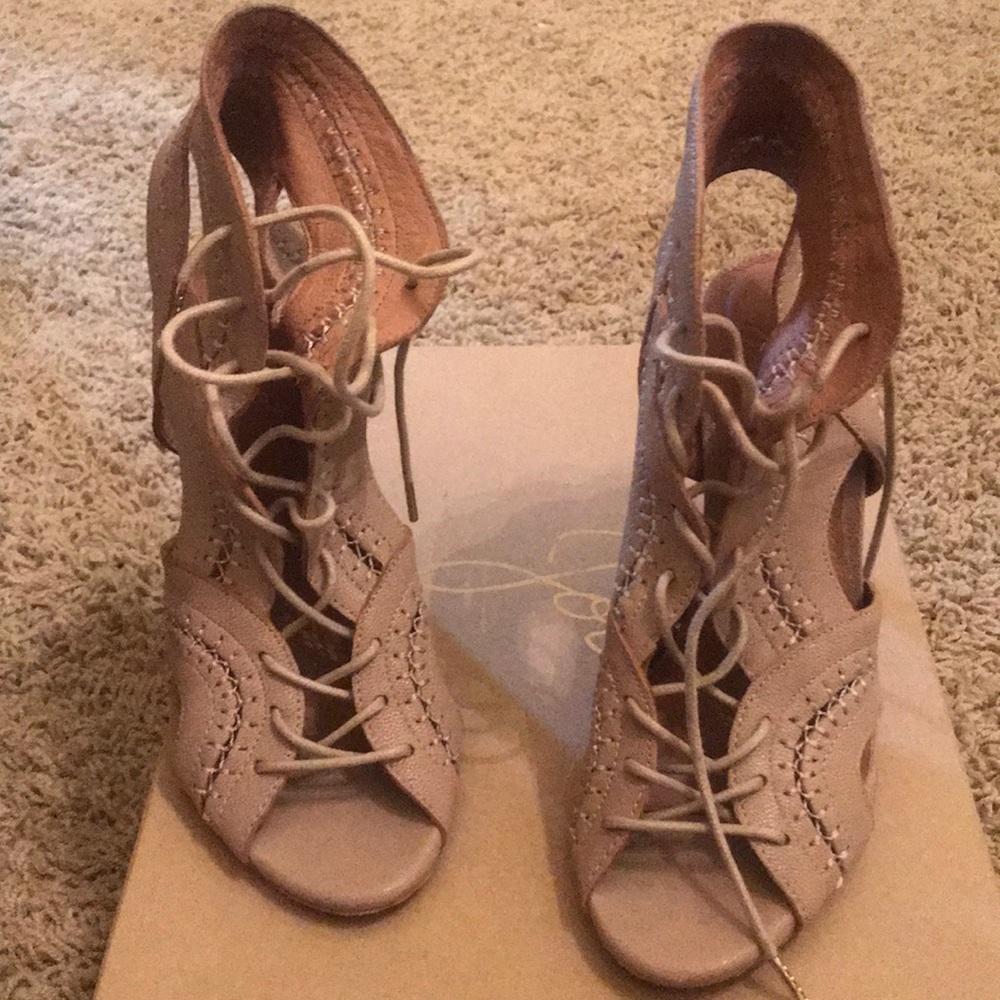 Joie leather lace up pumps size 6.5